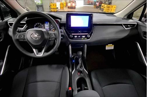 2025 Toyota Corolla Cross LE