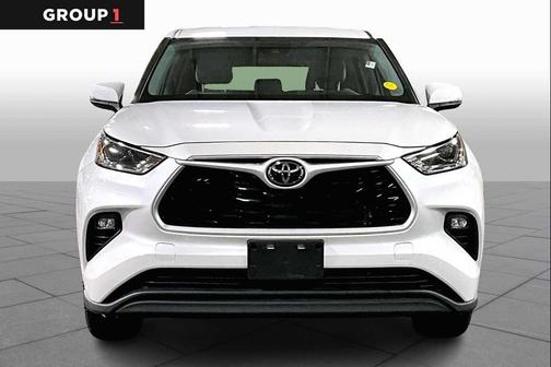 2022 Toyota Highlander LE