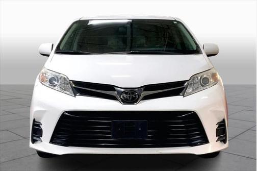 2018 Toyota Sienna LE