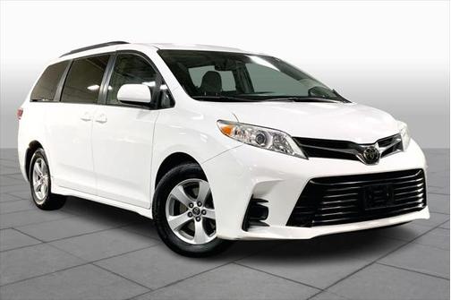 2018 Toyota Sienna LE