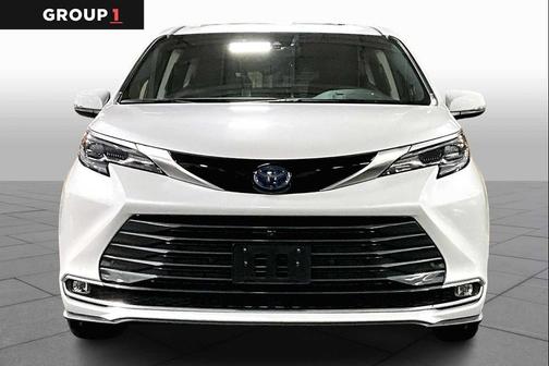 2024 Toyota Sienna Platinum 7 Passenger