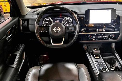 2024 Nissan Pathfinder SL 4WD
