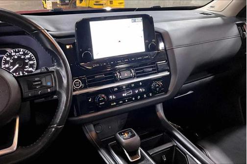2024 Nissan Pathfinder SL 4WD
