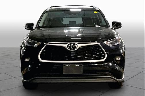 Midnight Black Metallic 2023 Toyota Highlander XLE
