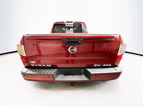 2017 Nissan Titan SV