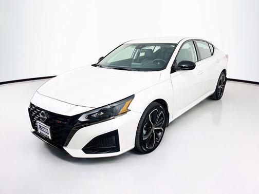 2023 Nissan Altima SR Intelligent AWD