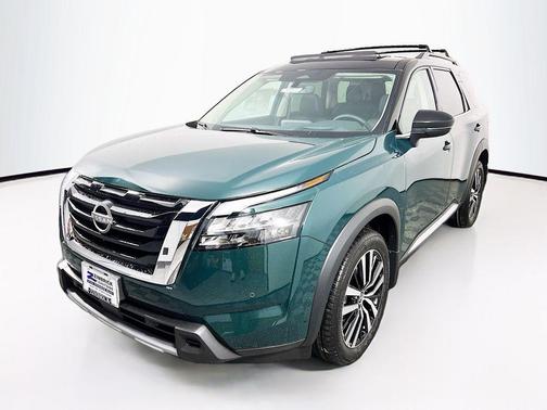 2025 Nissan Pathfinder Platinum 4WD