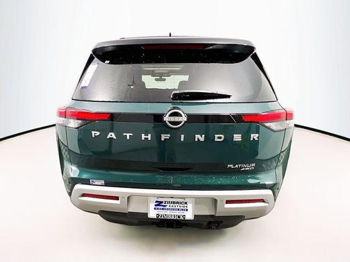 2025 Nissan Pathfinder Platinum 4WD