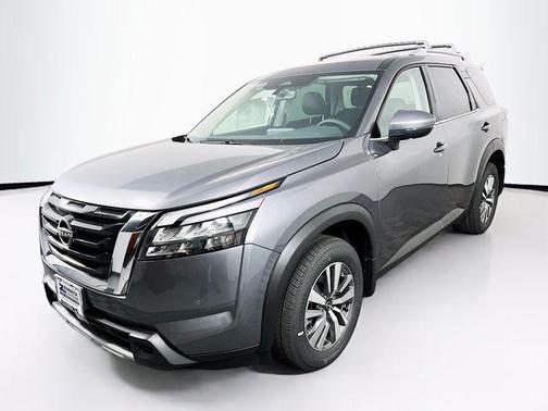 2025 Nissan Pathfinder SL 4WD