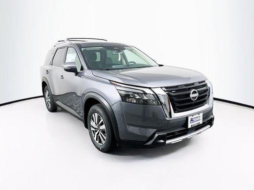 2025 Nissan Pathfinder SL 4WD