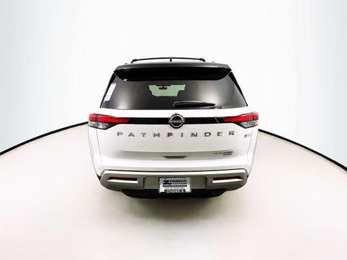 2025 Nissan Pathfinder Platinum 4WD
