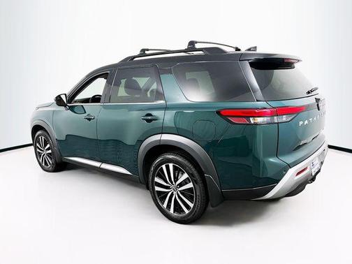 2024 Nissan Pathfinder Platinum 4WD