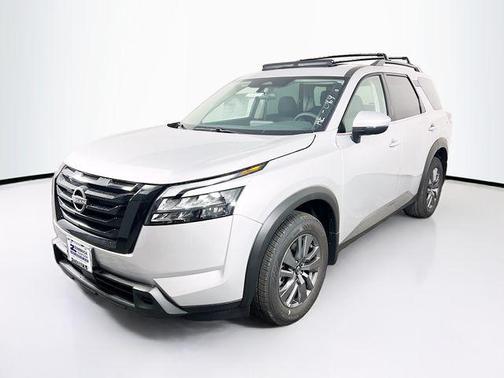 2025 Nissan Pathfinder SV 4WD