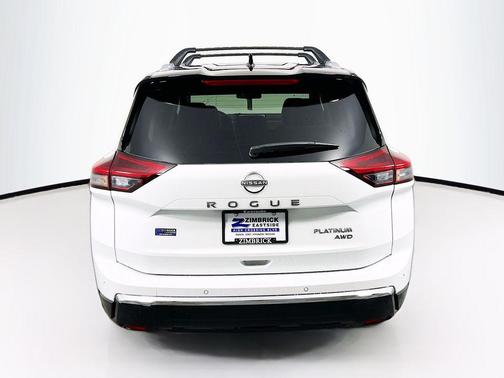 Everest White Pearl/Super Black 2026 Nissan Rogue Platinum