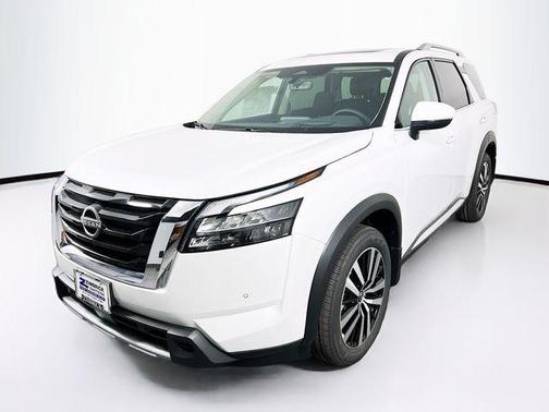 2025 Nissan Pathfinder Platinum 4WD