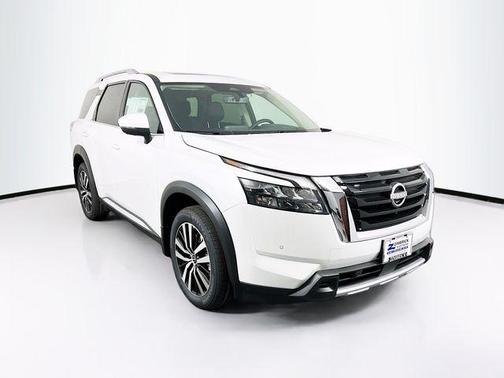 2025 Nissan Pathfinder Platinum 4WD