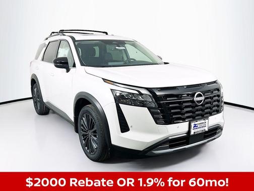 2026 Nissan Pathfinder SL