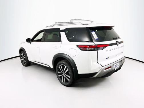 2025 Nissan Pathfinder Platinum 4WD