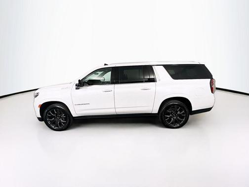 Iridescent Pearl Tricoat 2023 Chevrolet Suburban 4WD High Country