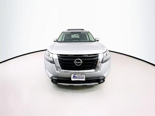 2022 Nissan Pathfinder SL 4WD