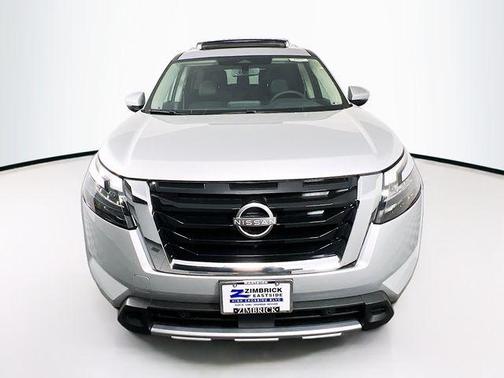 2025 Nissan Pathfinder SL 4WD