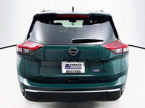 Obsidian Green 2026 Nissan Rogue Dark Armor
