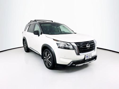 2023 Nissan Pathfinder Platinum 4WD