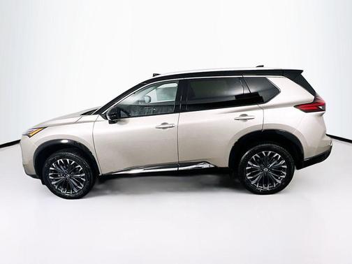 Champagne Silver Metallic/Super Black 2026 Nissan Rogue Platinum