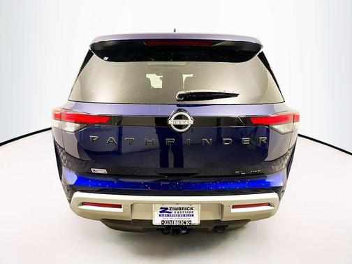 2025 Nissan Pathfinder SL 4WD