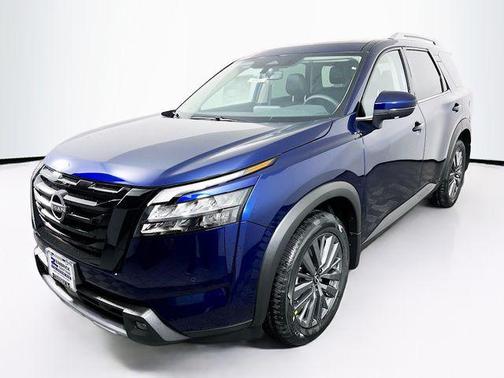 2025 Nissan Pathfinder SL 4WD
