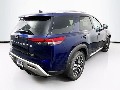 2025 Nissan Pathfinder Platinum 4WD