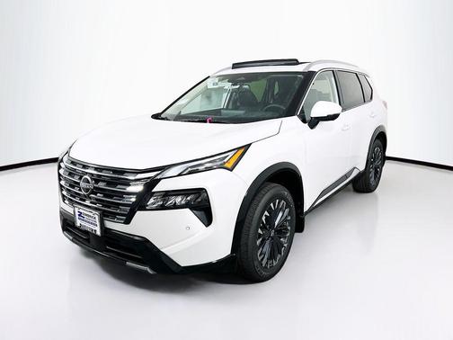 Everest White Pearl Tricoat 2026 Nissan Rogue Platinum