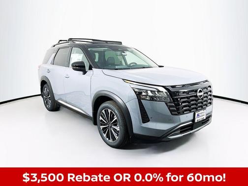 Boulder Gray Pearl/Super Black 2026 Nissan Pathfinder Platinum