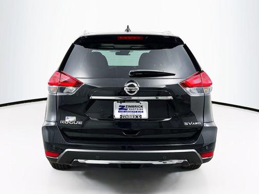 Magnetic Black Pearl 2019 Nissan Rogue SV