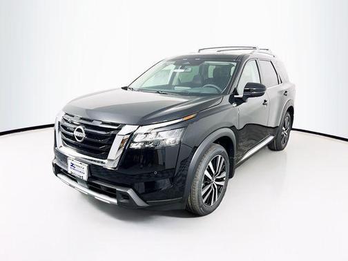 2025 Nissan Pathfinder Platinum 4WD