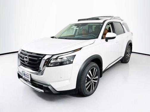 2025 Nissan Pathfinder Platinum 4WD