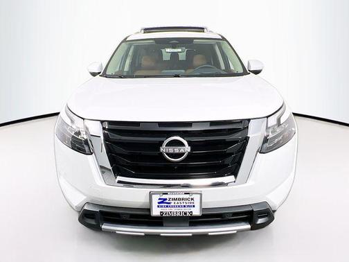 2025 Nissan Pathfinder Platinum 4WD