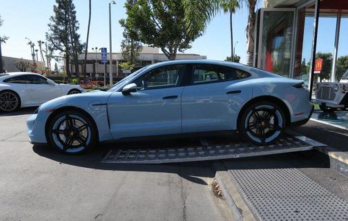 2022 Porsche Taycan RWD