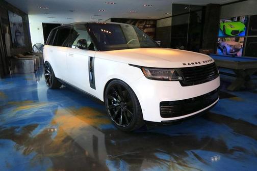 2024 Land Rover Range Rover P615 SV