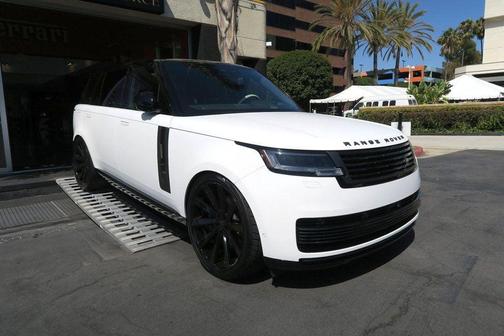 2024 Land Rover Range Rover P615 SV