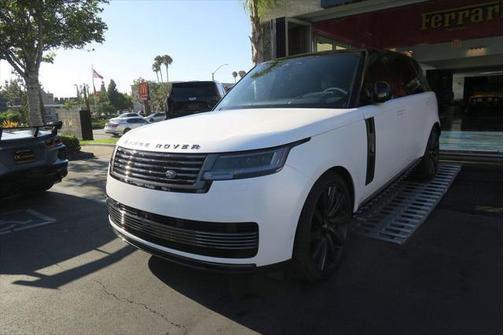2024 Land Rover Range Rover P615 SV