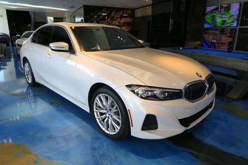 Mineral White Metallic 2024 BMW 330 330i