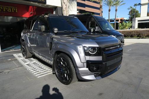 2024 Land Rover Defender 110 P400 X-Dynamic SE