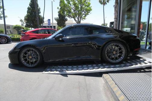 2020 Porsche 911 Carrera