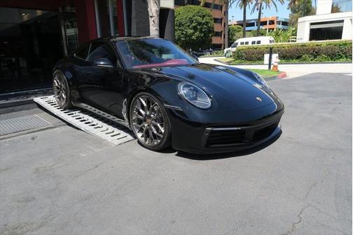2020 Porsche 911 Carrera