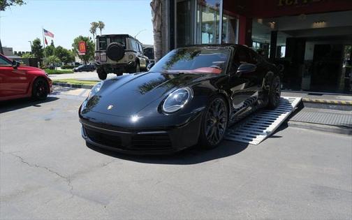 2020 Porsche 911 Carrera