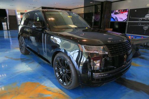 Santorini Black Metallic 2025 Land Rover Range Rover P530 SE