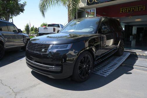 Santorini Black Metallic 2025 Land Rover Range Rover P530 SE