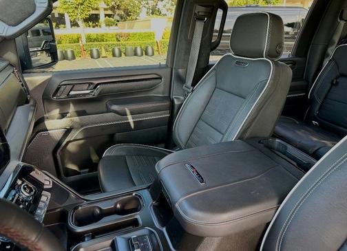 Summit White 2025 GMC Sierra 2500 AT4X