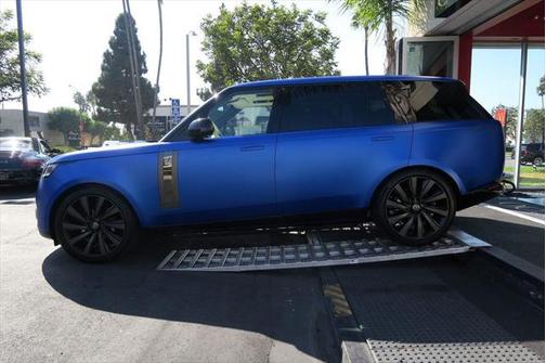 2025 Land Rover Range Rover P615 SV